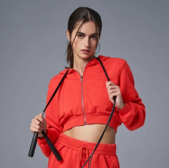 alo yoga レッド ジップアップジャケット Alo Yoga Sport Star Full Zip Jacket - Candy Red | The Summit